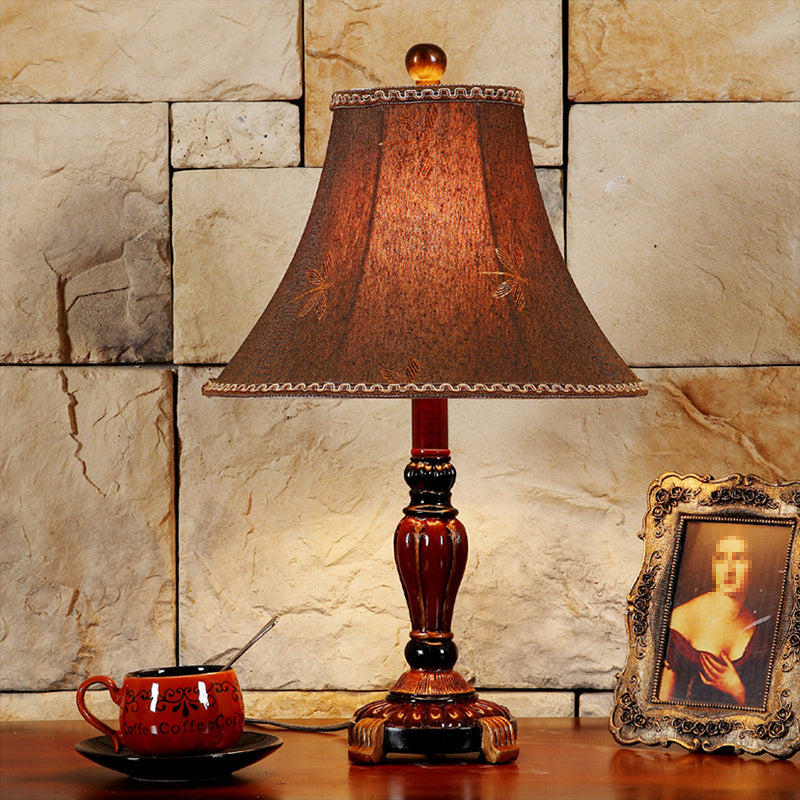 Elegante Lamp met Stoffen Klokvormige Lampenkap