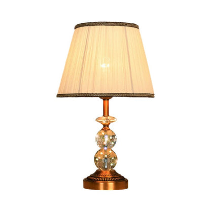 Lampe de table élégante forme conique cristaux taillés