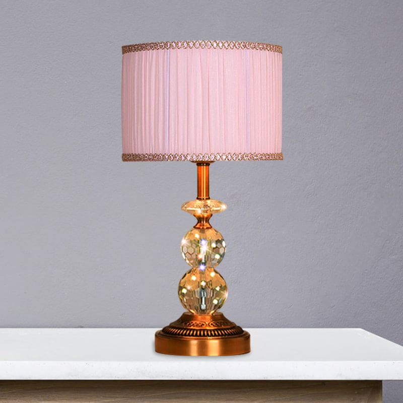 Lampe de table élégante forme conique cristaux taillés