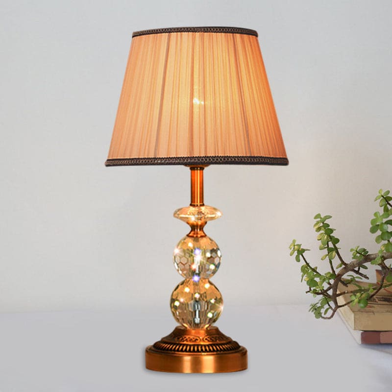 Lampe de table élégante forme conique cristaux taillés