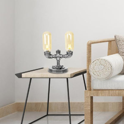 Elegante tafellamp van helder glas met ronde lampenkap