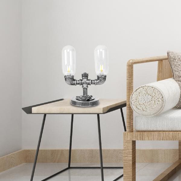 Elegante tafellamp van helder glas met ronde lampenkap