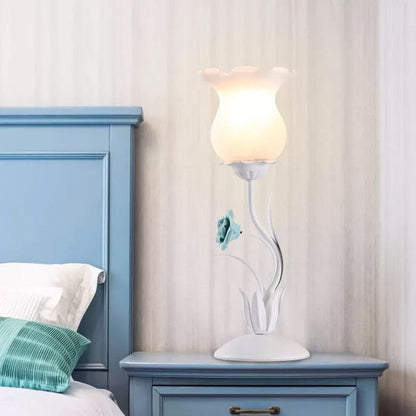 Decoratieve bloemrijke tafellamp voor slaapkamer