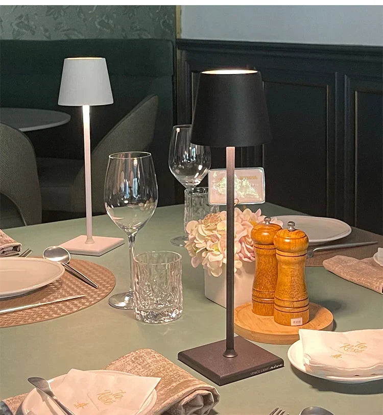 Lampe de table sans fil rechargeable LED compacte