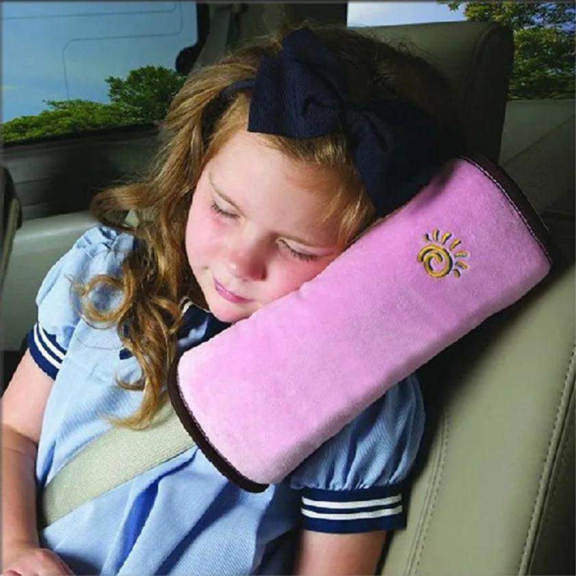 Comfortabel kinderreiskussen voor in de auto