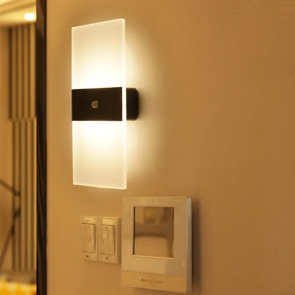 Elegante oplaadbare LED-wandlamp