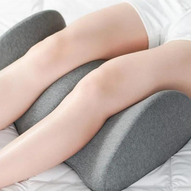 Coussin orthopédique ergonomique pour genoux en mousse mémoire